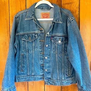 Women’s Levi’s denim jacket